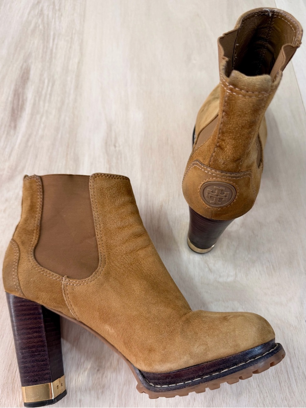 Tory Burch Virginia Luggage Suede Ankle Boots featuring a chunky lug - Size 7.5